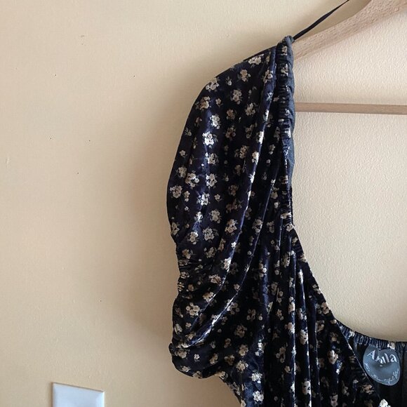 Arula B Maxi Dress Woman 2X Dark Floral Smocking Tiered Puff Sleeve Goblin Witch - Picture 4 of 16